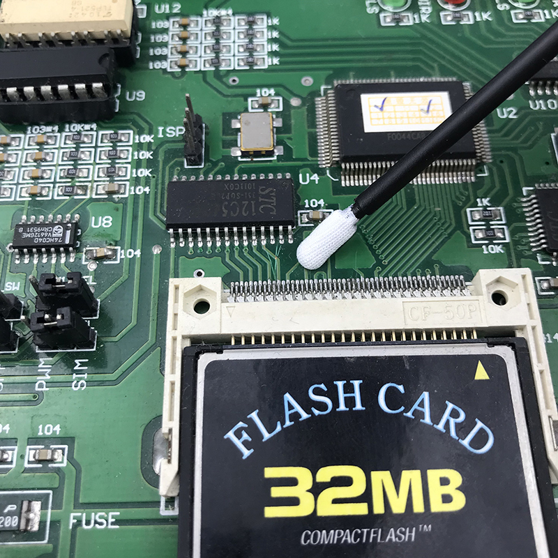 ニットポリエステルの先端のスワブ